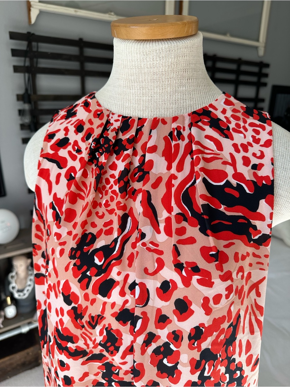 H&M Coral and Beige Patterned Dress, size 10 - Picture 5 of 12